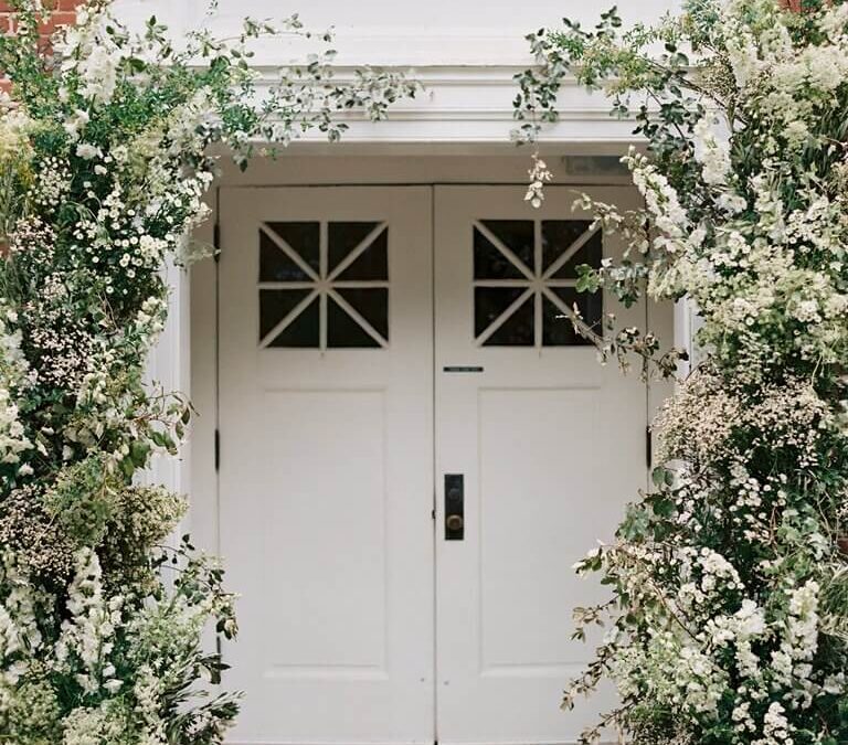 MID SUMMER WHITE AND YELLOW TEXTURES AT WOODBERRY IN VIRGINIA